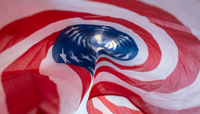 ABD 75 ülke için göçmen vizesi başvurularını durdurdu