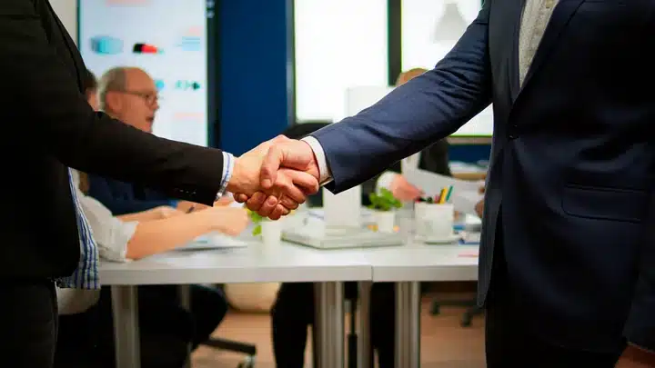 ABD’ye Şirket Transferi Yapacak Yöneticiler İçin Kritik EB-1C Detayları